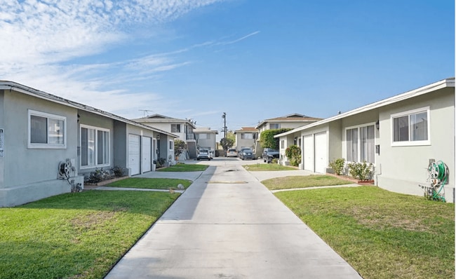 Denker Avenue Apartment Homes - Denker Avenue Apartment Homes