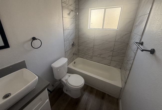 Building Photo - 8464 Avalon Blvd Rental