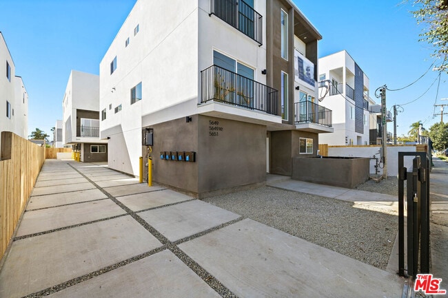 Photo - 5651 Case Ave Unit 2