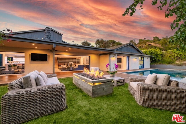 Photo - 9038 Meredith Pl