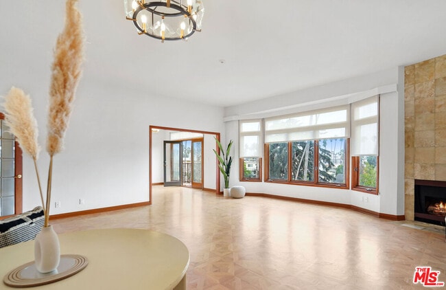 Photo - 911 5th St Unit 301