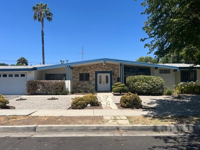 Building Photo - 22545 Hatteras St