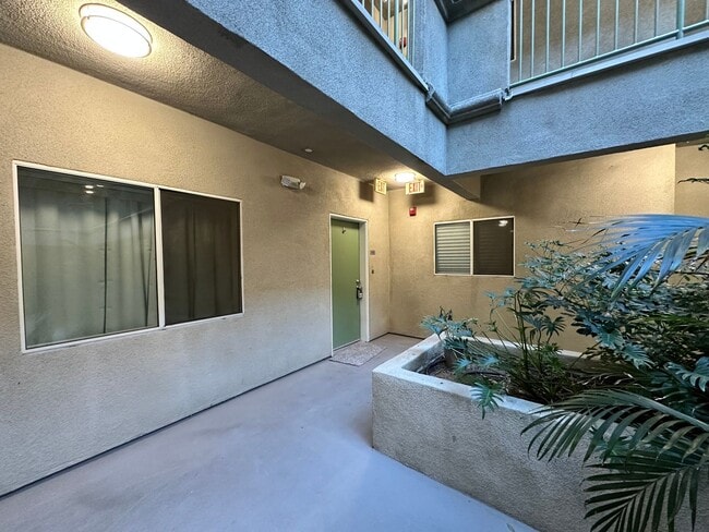 Photo - Spacious 2bed2bath Newly Renovated condo, Ready got Move In! adjacent to Warner Center/Woodland H...
