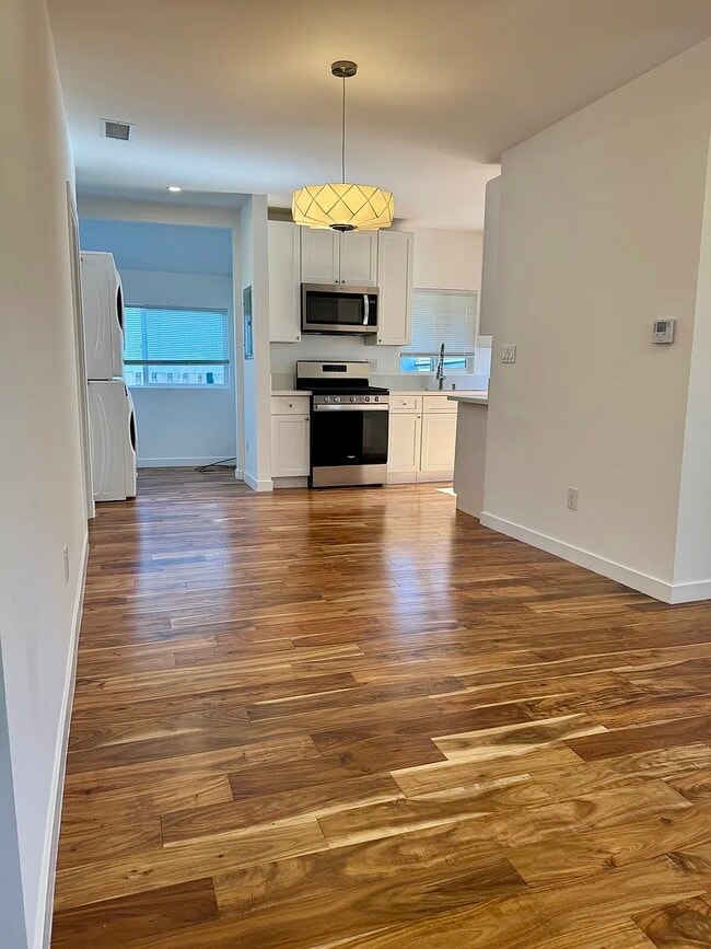 Building Photo - 3440 N Figueroa St Rental
