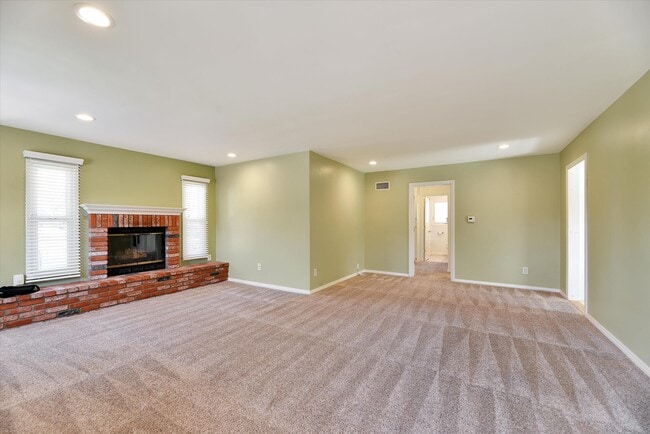 Photo - 5341 Waring Rd