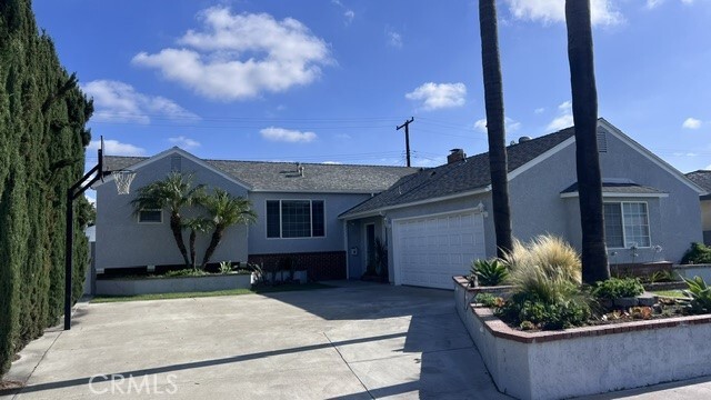 Building Photo - 2253 E Belmont Pl