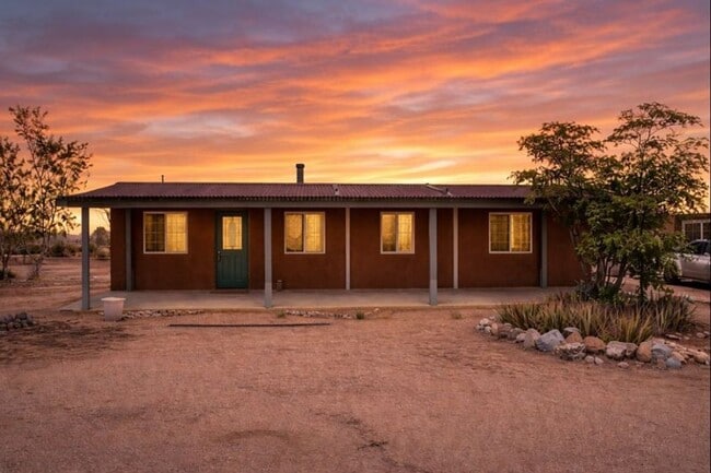 Building Photo - Charming 3-Bedroom Home for Rent in Landers, CA w SPA