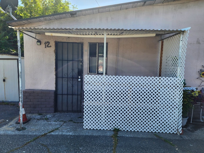 Photo - 818 E Rte 66 Apartment Unit 12
