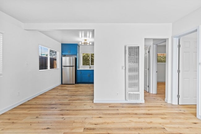 Photo - 1078 E 7th St Unit 01