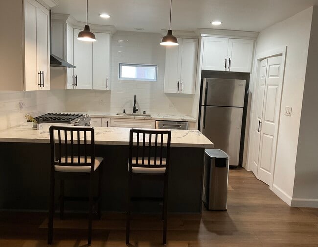 Photo - 1227 E 7th St