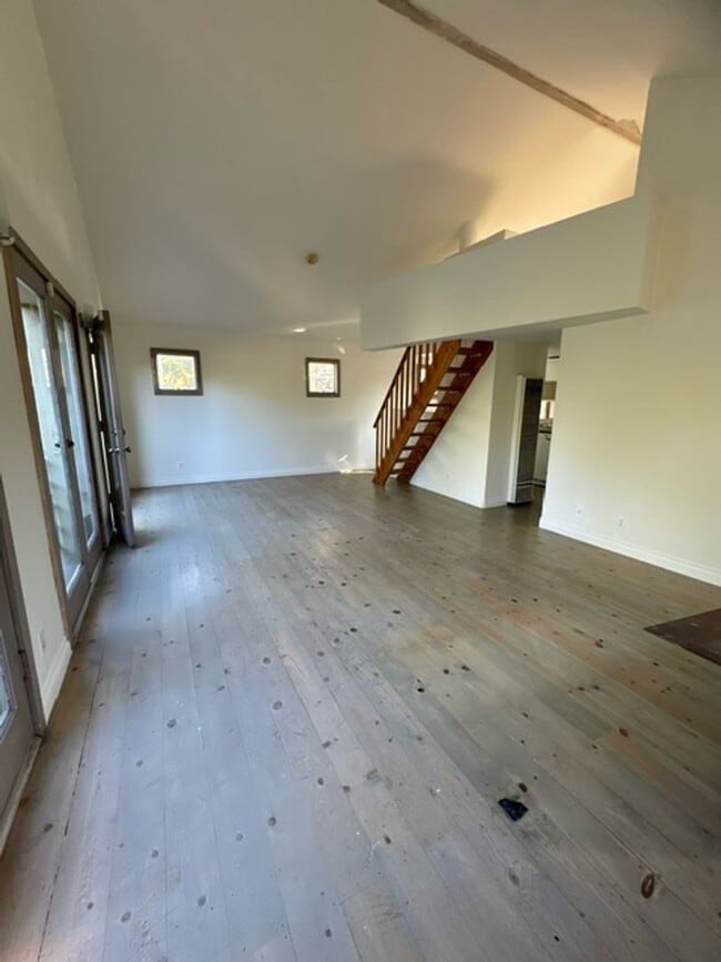 Building Photo - 844 Milwood Ave Unit 844 1/2