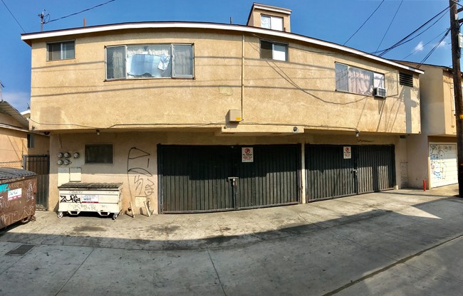 Photo - 6331 Templeton St