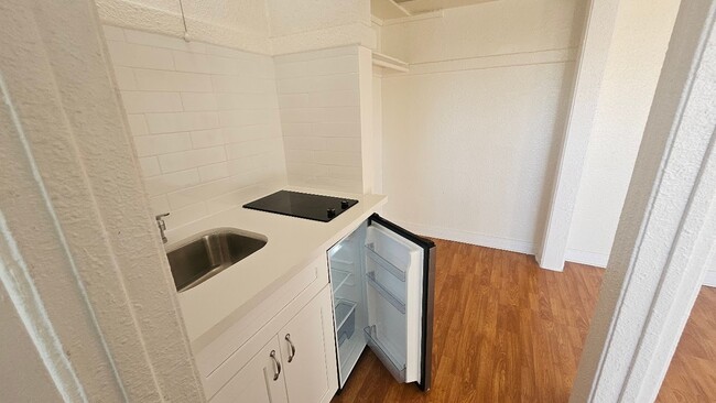Photo - 844 S Westlake Ave Unit 209