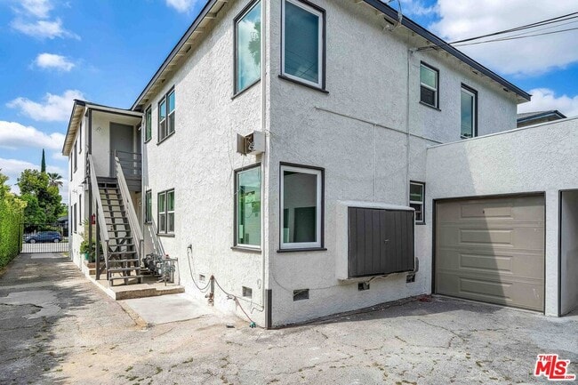 Photo - 11575 Riverside Dr