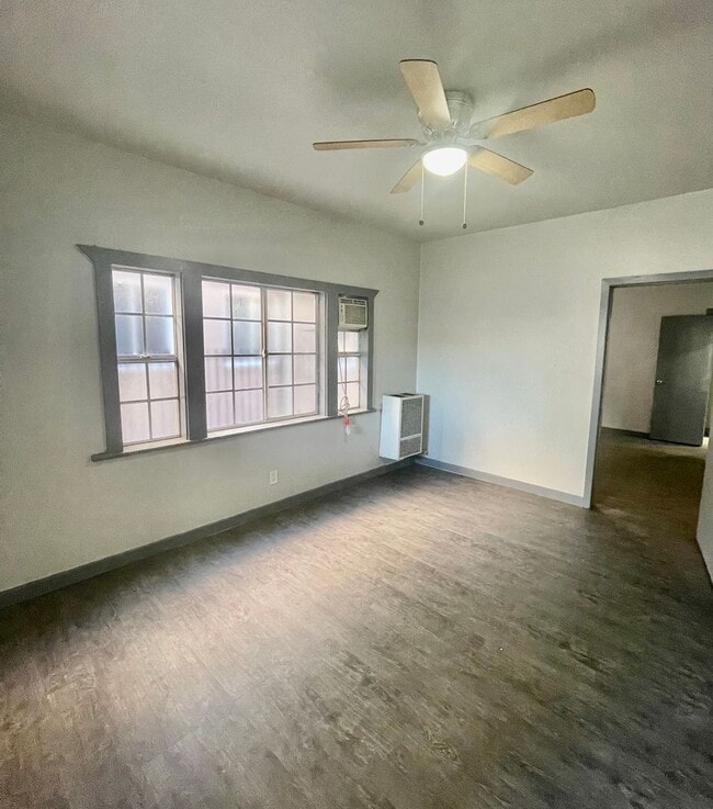 Photo - Move in Ready! 1 Bed + 1 Bath + Bonus Room for office! Unit 914