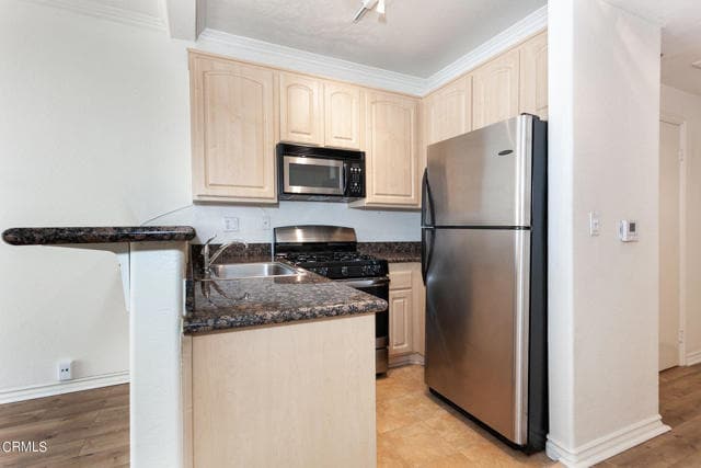 Photo - 300 N El Molino Ave Unit 210