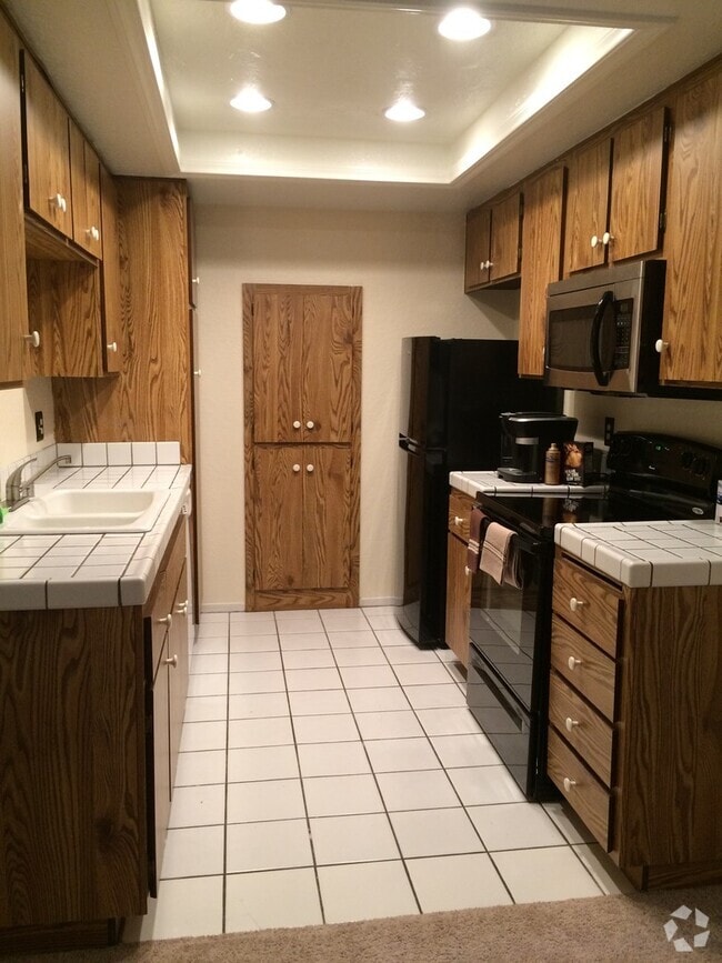 Building Photo - Spacious 1 Bedroom Unit in Pheasant Creek Rental