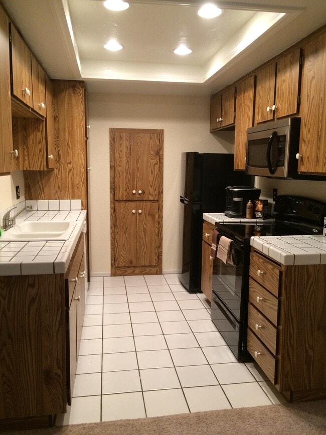 Spacious 1 Bedroom Unit in Pheasant Creek - Spacious 1 Bedroom House Unit in Pheasant Creek