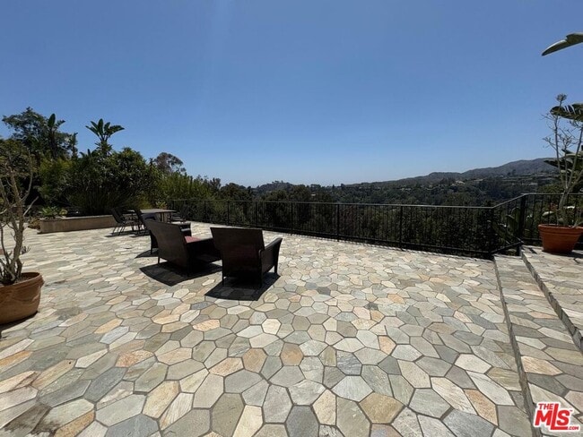 Photo - 911 Teakwood Rd