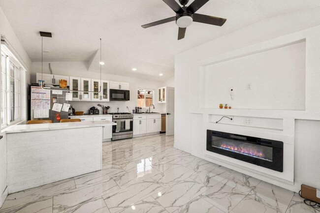 Photo - 44500 San Carlos Ave