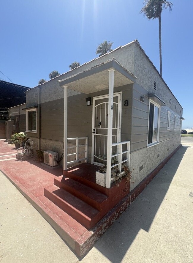 Building Photo - O/SA - Ocean / Santa Ana Unit Santa Ana 8