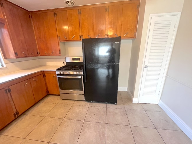 Photo - 504 W F St Unit 504