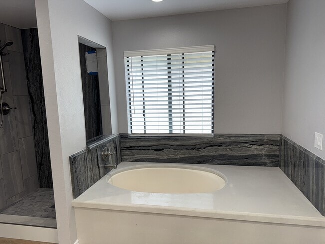 Photo - 14269 Dalhousie Rd