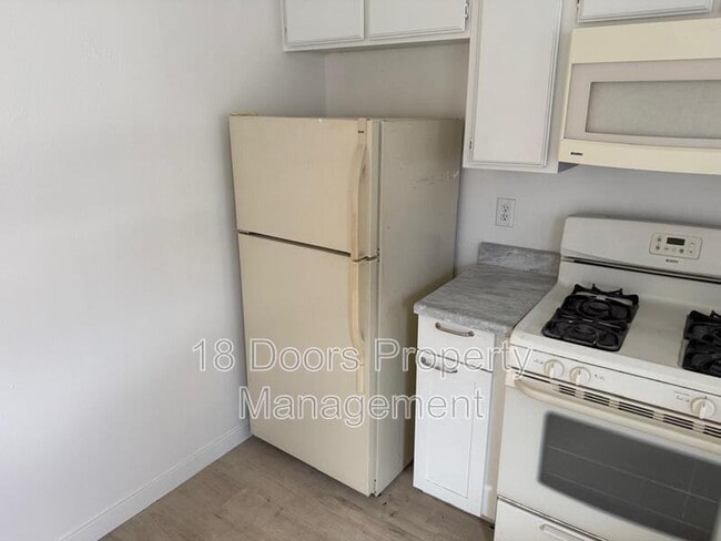 Photo - 4375 44th St