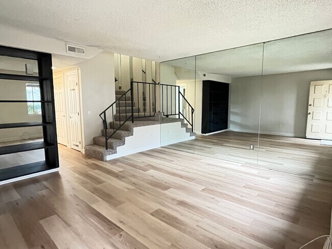 Photo - Spacious 2 bedroom, 1.5 bath townhouse for...