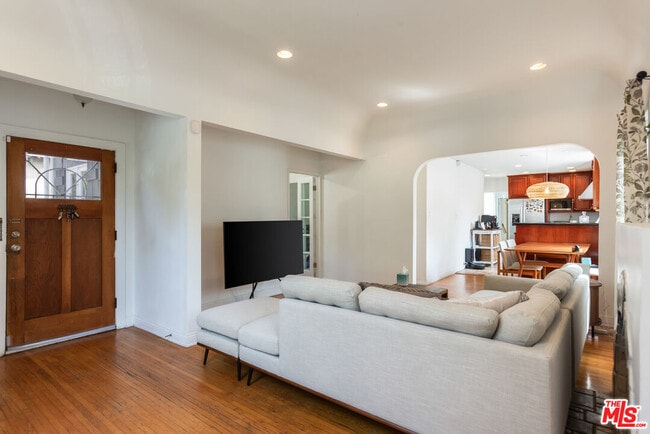 Photo - 2310 Manning Ave