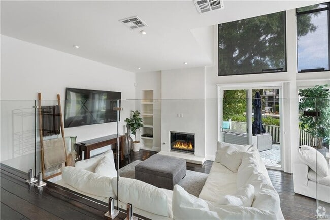 Building Photo - 4625 Park Mirasol Rental