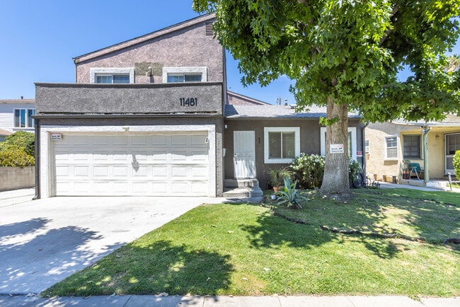 Photo - 11481 Cumpston St Unit 3