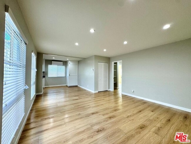 Photo - 505 S Wilton Pl Unit 206