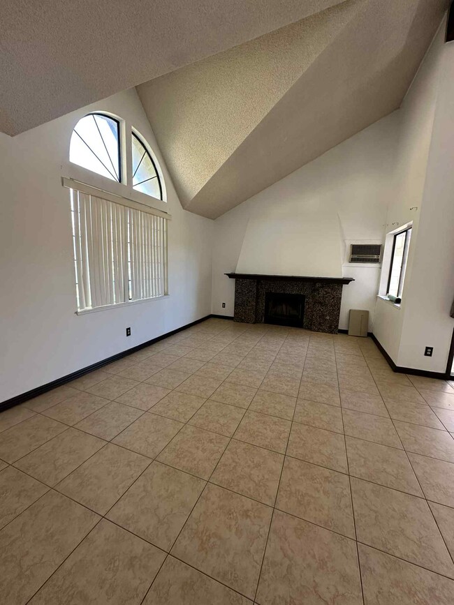 Photo - 5390 Meredith Ave