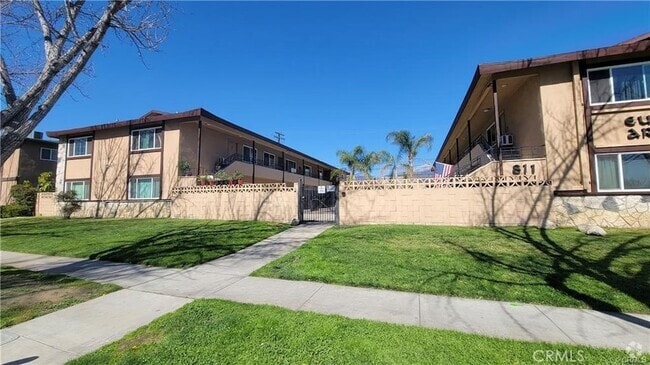 Building Photo - 811 Orchid Ct Unit J Rental