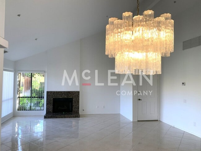 Building Photo - Gorgeous Home in Beautiful Community