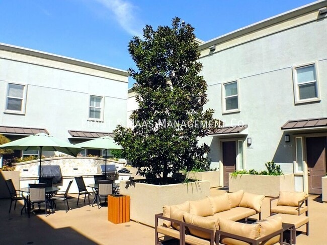 Photo - 16674 Bellflower Blvd
