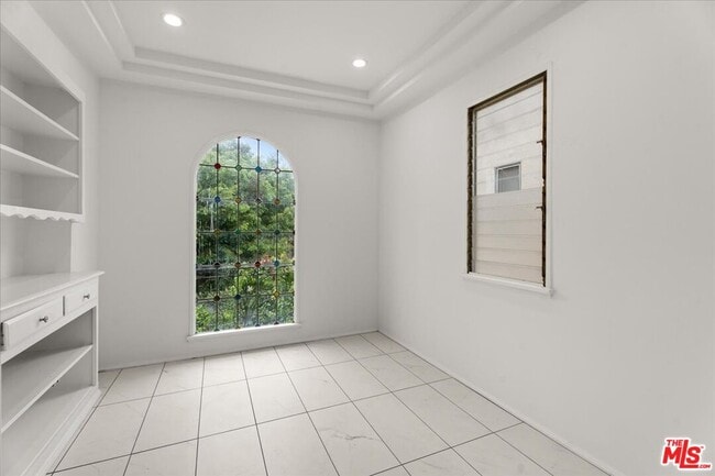 Photo - 205 S Reeves Dr