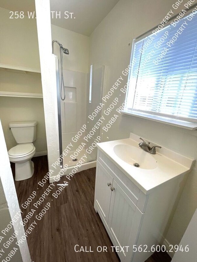 Photo - 258 W 11th St