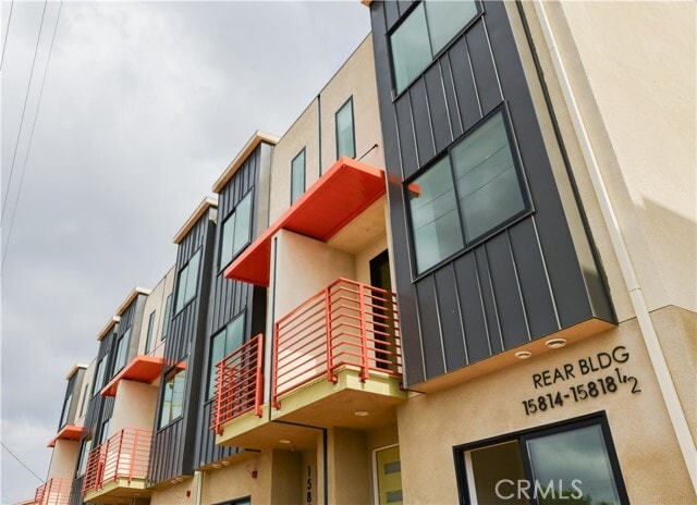 Building Photo - 15820 S Vermont Ave