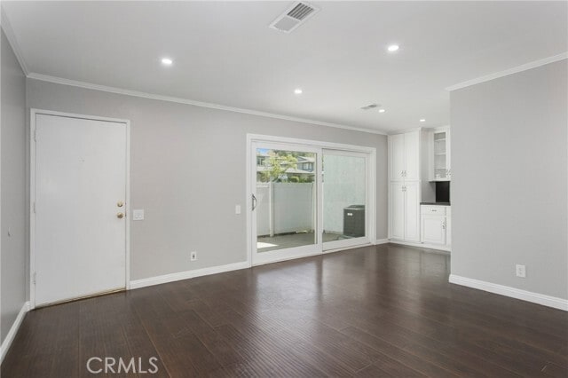 Building Photo - 6443 Shady Lawn Dr Unit 3 Rental