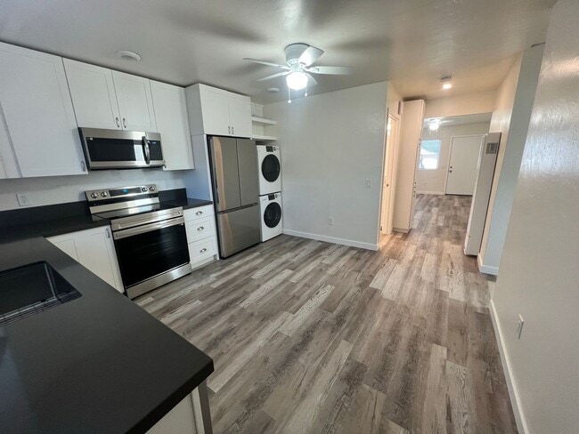 Building Photo - 8320-8322 Fresno Avenue Unit 8320