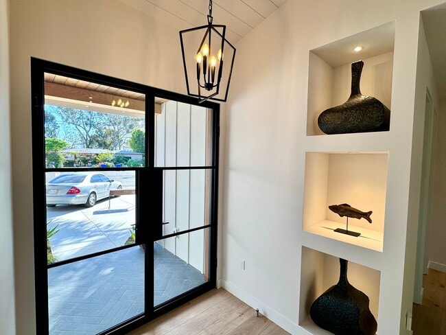 Photo - 1910 Raymond Ln Unit Main House