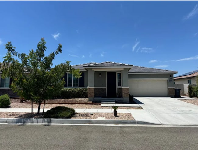 Building Photo - 3 Bedroom Plus Bonus Room Single Family Home For Rent in West Lancaster