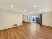 Photo - Spacious 3BR/2BA with Private Yard in Para... Townhome