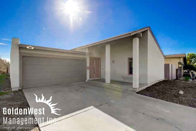 Building Photo - Updated 3Bdm 2Ba Single-Family Home in Paradise Hills!