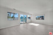 Photo - 466 S Venice Blvd House