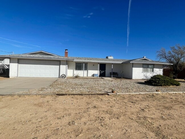 Building Photo - Apple Valley-Cute Starter Home- 2 Bedrooms, 2 Bathrooms, All Appliances Included, Fully Fenced