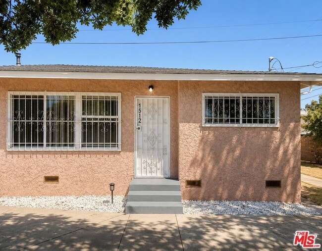 Building Photo - 1512 W 103rd St