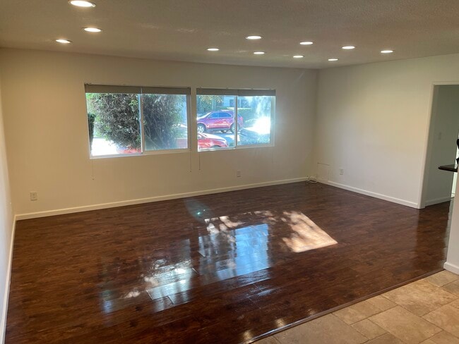 Living area - 3045 E Theresa St Unit #6